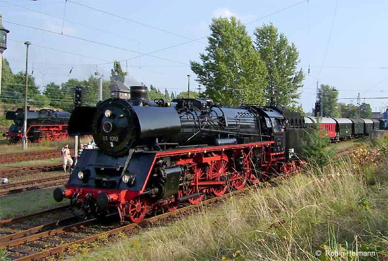 03 1010 bei der Einfahrt zum Bw Berlin-Schöneweide