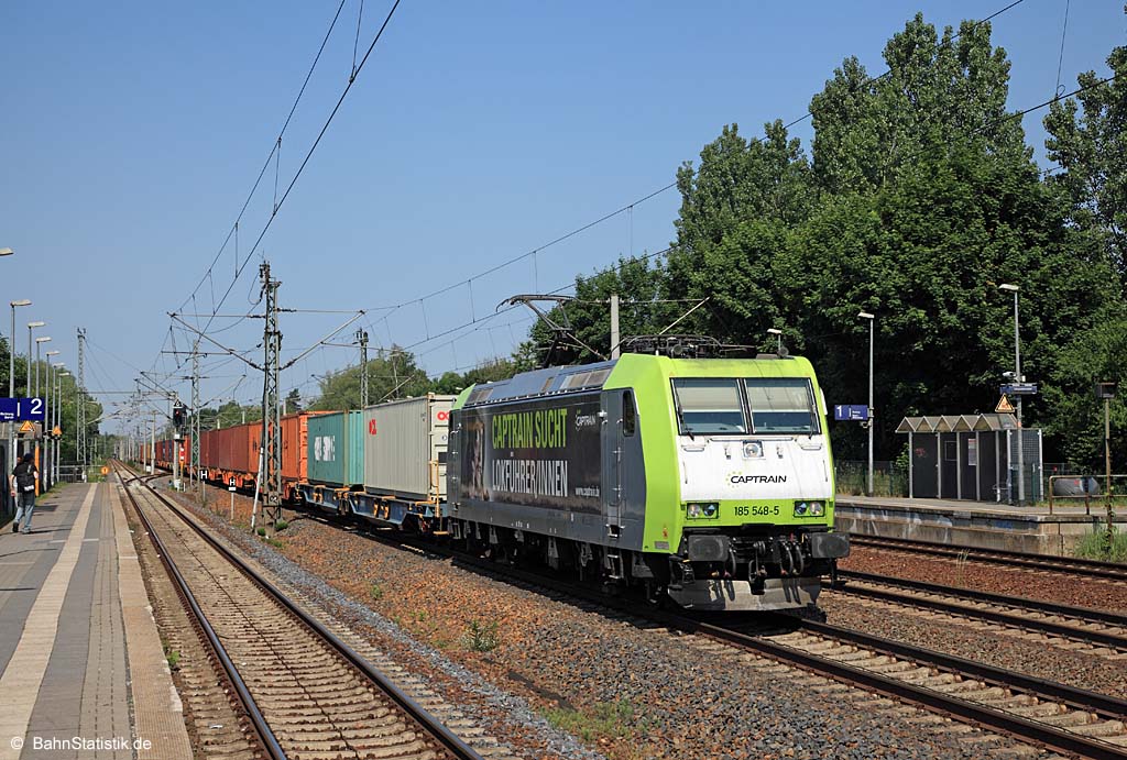 185 548-5 der ITL am 08.06.21 mit einem Containerzug gen Falkenhagener Kreuz auf der Hamburger Bahn durch Brieselang