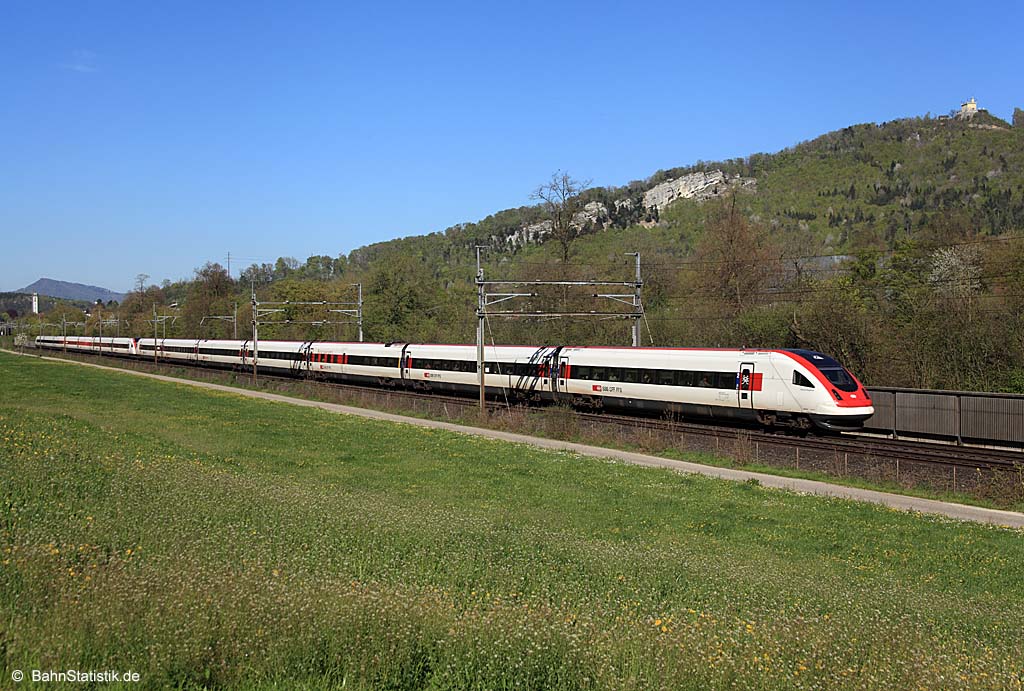 Eine ICN-Doppeltraktion am 20.04.16 als ICN 528 von Zürich HB nach Genève-Aéroport auf der Neubaustrecke bei Rothrist unterwegs
