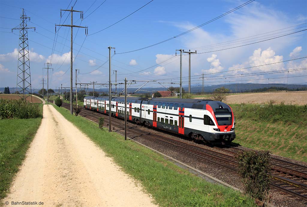 RABe 511 108 am 06.09.14 als IR 2075 nach Zürich Flughafen nahe Zeiningen
