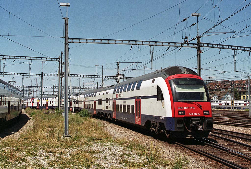 Doppelstocktriebzug RABe 514 016-5 am 29.06.08 als S8 nach Winterthur bei der Einfahrt nach Zürich HB