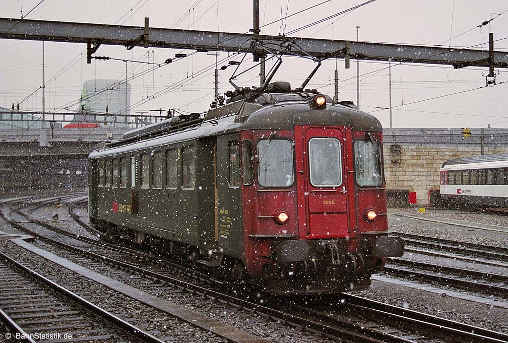 RBe 4/4 1405 am 10.04.06 beim Umsetzen in Basel SBB