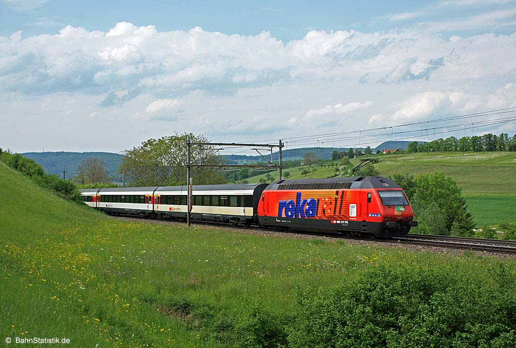 Re 460 087-0 am 13.05.09 mit einem IR 2072 nach Basel SBB bei Zeihen