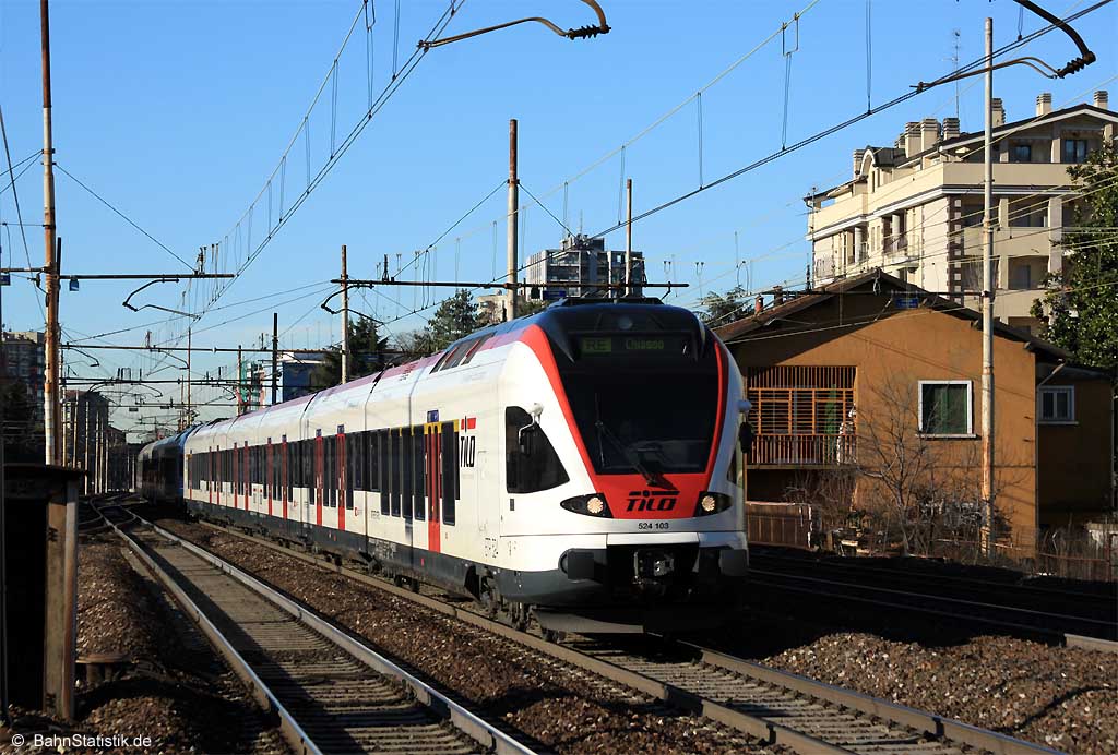 FLIRT-TILO RABe 524 103 am 20.03.13 als RE 2680 von Milano Centrale nach Castione bei der Durchfahrt von Sesto San Giovanni