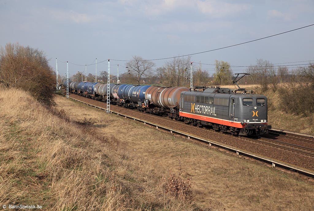 162.002 (ehem. 151 070 DB) der Hector Rail namens »Lang« am 25.03.22 mit einem auf dem westlichen Berliner Außenring bei Priort
